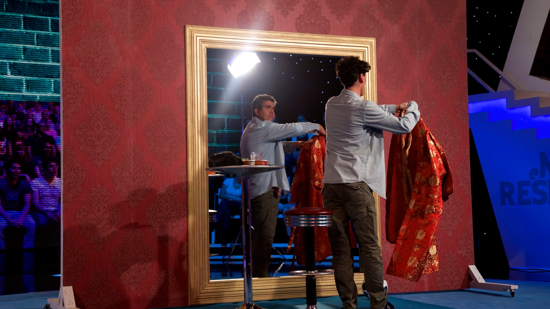 Flo, el reflejo en el espejo