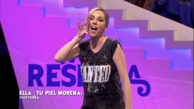 Tu piel morena sobre la arena