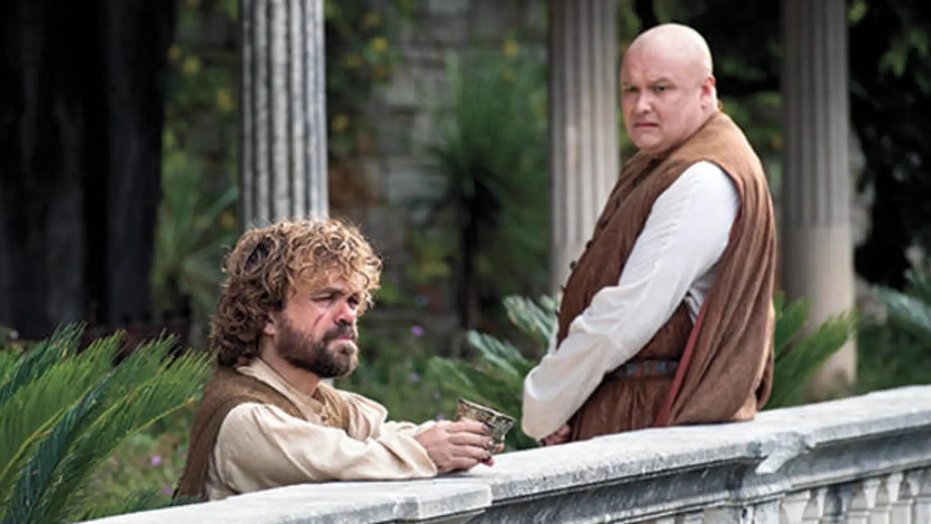 Tyrion Lannister y Varis en la quinta temporada de 'Juego de Tronos'