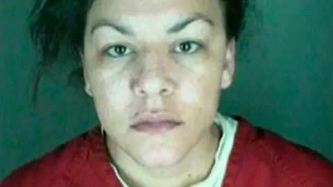 Dynel Lyme acusada de intentar robar un feto Dynel Lyme acusada de intentar robar un feto