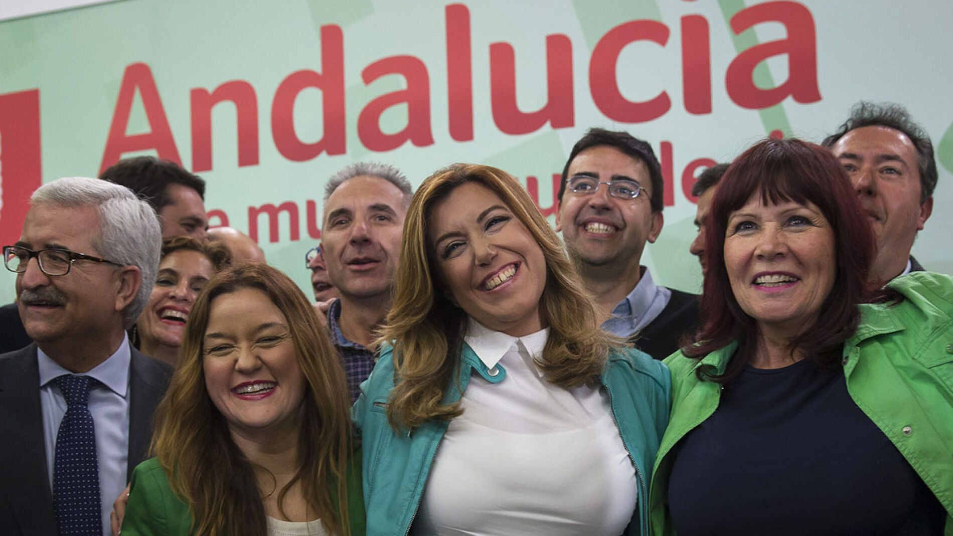 Susana D&iacute;az celebra con su equipo los resultados