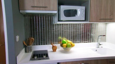 Cómo revestir el frente de una cocina