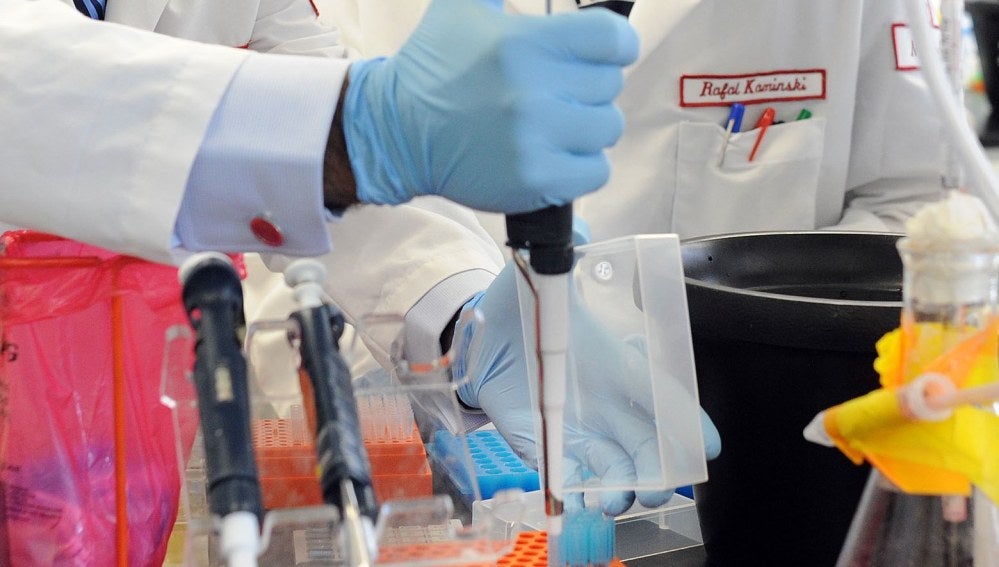 Científicos en un laboratorio
