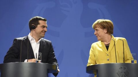 Tsipras junto a Merkel durante su encuentro en Berl&iacute;n.