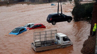 Buscan a una mujer en Castellón tras caer al río Senía después de las fuertes precipitaciones