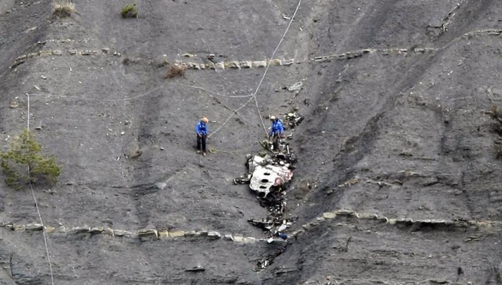 Operación de rescate de restos de las víctimas