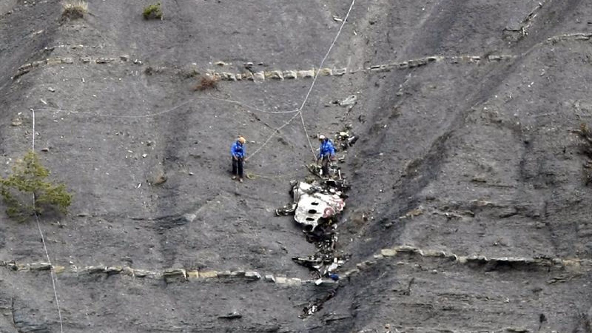 Operaci&oacute;n de rescate de restos de las v&iacute;ctimas