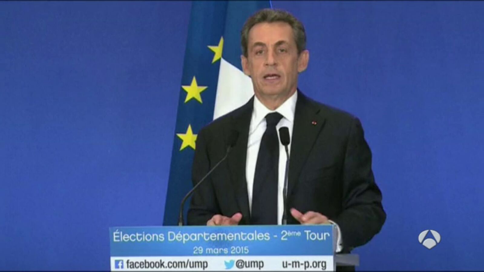 Sarkozy frena a la ultraderecha y vapulea a los socialistas en Francia