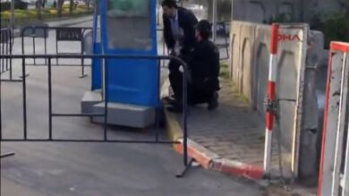 Una atacante muerta y un policía herido en el asalto a la comisaría central de Estambul
