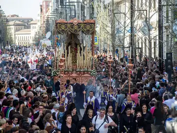 Momento de la procesión del Santísimo Cristo del Consuelo y Maria Santisima del Sacromonte en Granada Momento de la procesión del Santísimo Cristo del Consuelo y Maria Santisima del Sacromonte en Granada