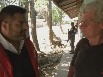 Jalis de la Serna y un vecino de San Pedro Sula Jalis de la Serna y un vecino de San Pedro Sula