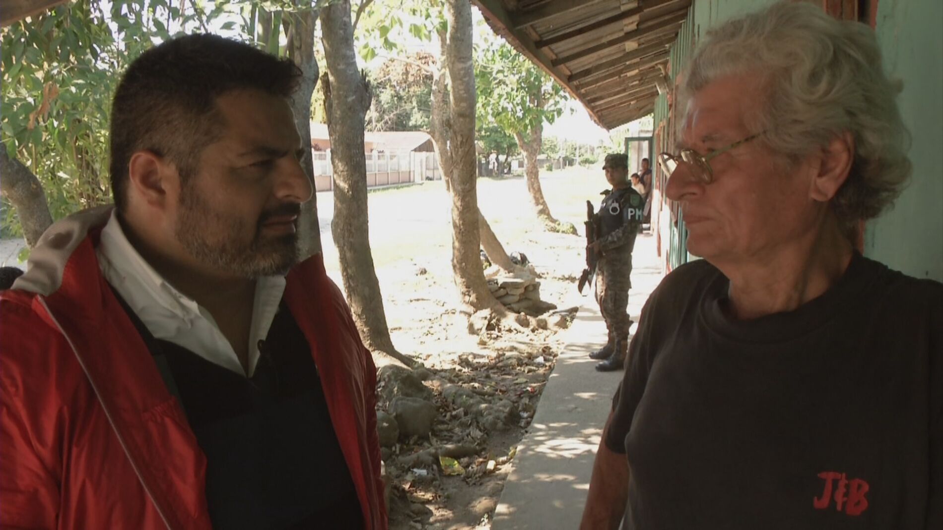 Jalis de la Serna y un vecino de San Pedro Sula