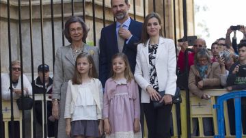 Los Reyes asisten a la misa de Pascua en Mallorca