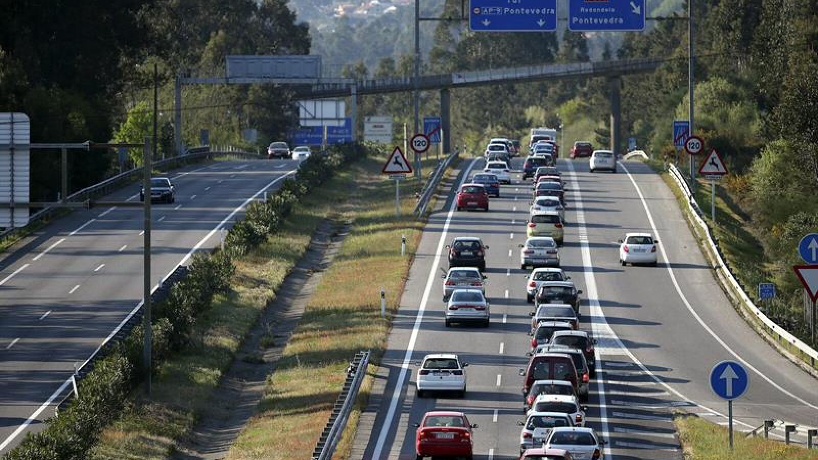 Una complicada operación retorno en las carreteras deja 31 fallecidos durante la Semana Santa