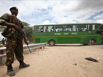 El Ejército de Kenia bombardea las bases de Al Shabab en el sur de Somalia