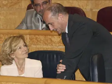 La exministra de Economía, Elena Salgado, conversa con el exministro de Industria, Turismo y Comercio, Miguel Sebastián La exministra de Economía, Elena Salgado, conversa con el exministro de Industria, Turismo y Comercio, Miguel Sebastián