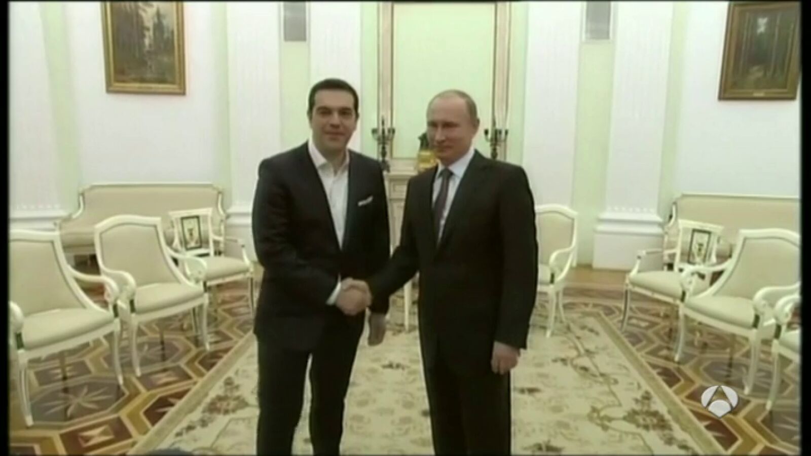 Putin dice que Grecia no pidió ayuda financiera y Tsipras defiende su soberanía