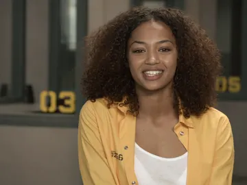 Berta Vázquez es Rizos en Vis a vis Berta Vázquez es Rizos en Vis a vis