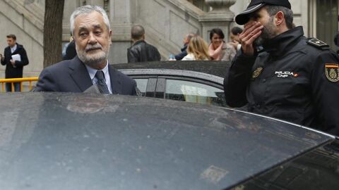 Gri&ntilde;&aacute;n, a la salida del juzgado