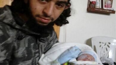 Dan por muerto al yihadista 'Kokito', padre del primer niño español nacido en el Califato