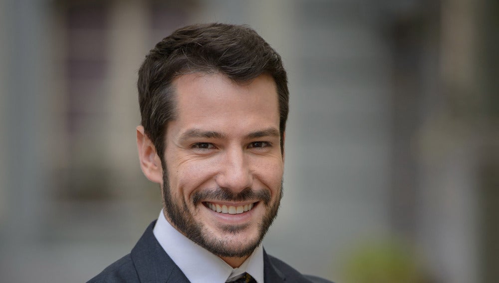 Alejandro Albarracín es Miguel Ayala