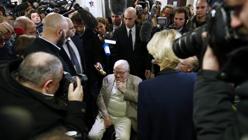 El presidente de honor del partido de ultraderecha Frente Nacional (FN), Jean-Marie Le Pen 