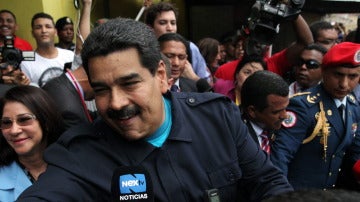 Maduro acusa de "agresión" a Obama pero dice de él que "no es George Bush"