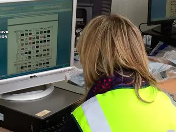 La Guardia Civil analiza contenido pedófilo en un ordenador La Guardia Civil analiza contenido pedófilo en un ordenador
