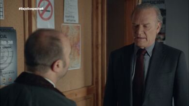 El comisario Casas le dice a Vidal que quiere interrogarle