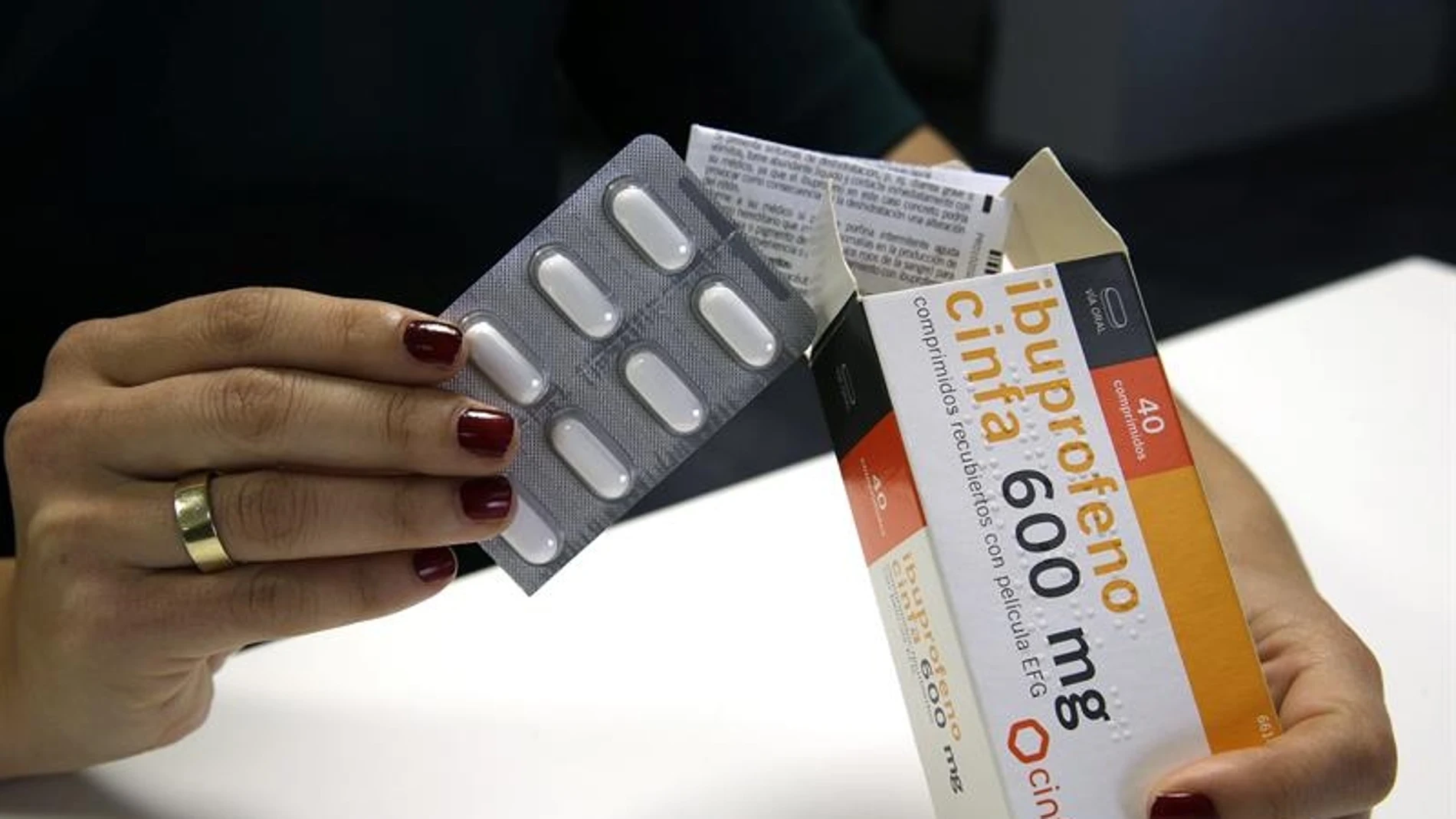 Caja de ibuprofeno Caja de ibuprofeno