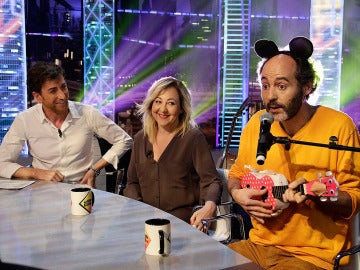 Ivánt Telefunken canta en directo en El Hormiguero 3.0