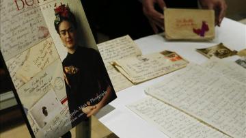 Subastan por 137.000 dólares 25 cartas entre Frida Kahlo y su amante español
