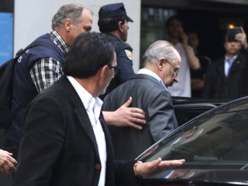 Rodrigo Rato, detenido tras el registro