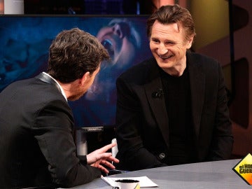 Liam Neeson y Pablo Motos en El Hormiguero 3.0