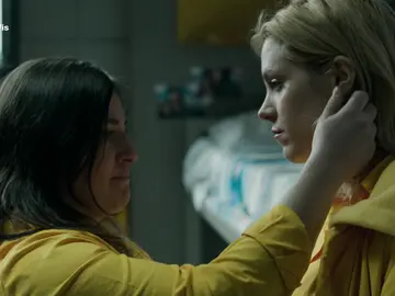 Anabel le pide un favor a Macarena Anabel le pide un favor a Macarena