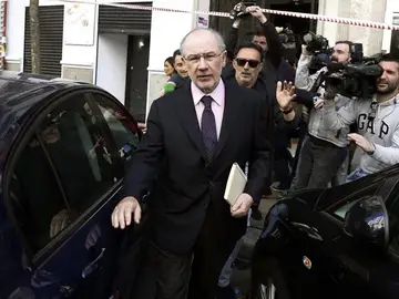 El exvicepresidente del Gobierno Rodrigo Rato a su salida de su despacho El exvicepresidente del Gobierno Rodrigo Rato a su salida de su despacho