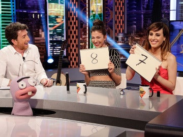 Úrsula Corberó y Natalia de Molina en El Hormiguero 3.0