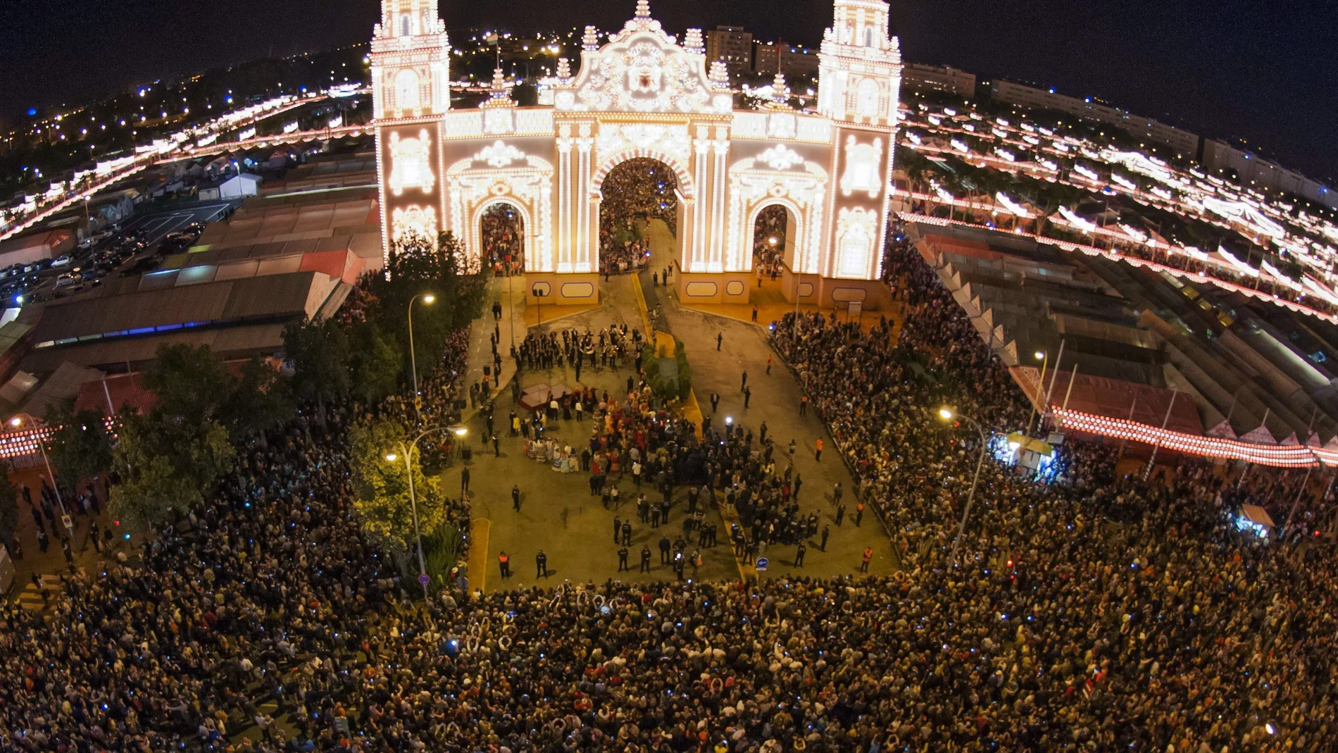 Portada de la Feria de Abril de Sevilla 2015 Portada de la Feria de Abril de Sevilla 2015