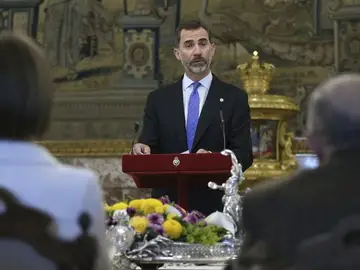 El rey Felipe VI, durante un discurso en el almuerzo con Juan Goytisolo El rey Felipe VI, durante un discurso en el almuerzo con Juan Goytisolo