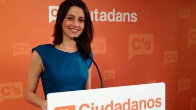 Arrimadas promueve un frente común contra el independentismo y la corrupción