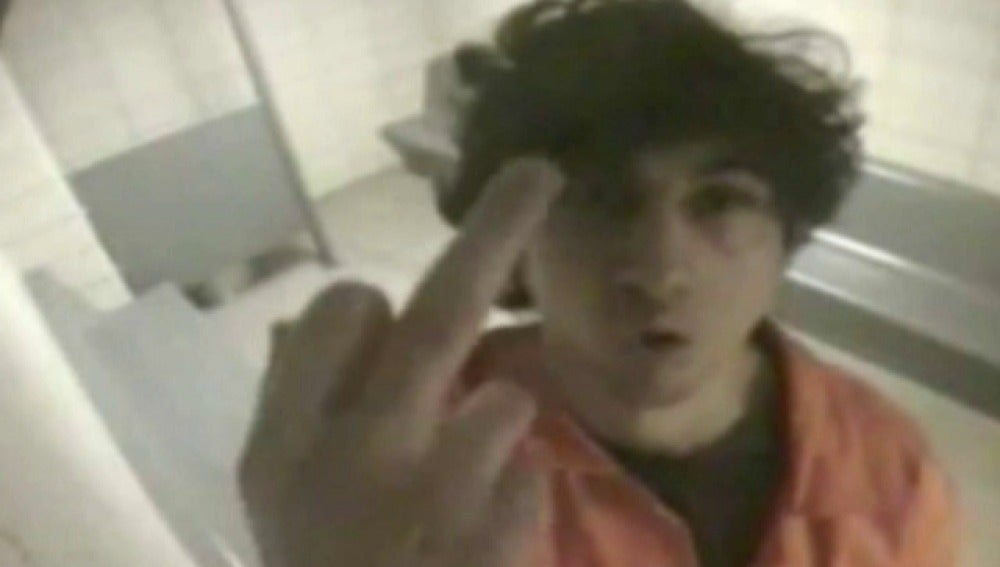 Una imagen de Tsarnaev, responsable de los atentados de Boston, muestra que no estaría arrepentido