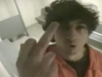 Una imagen de Tsarnaev, responsable de los atentados de Boston, muestra que no estaría arrepentido Una imagen de Tsarnaev, responsable de los atentados de Boston, muestra que no estaría arrepentido