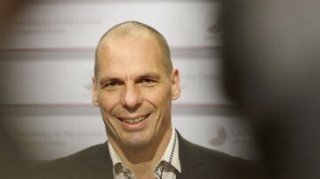 Varoufakis provoca al Eurogrupo: "son unánimes en su odio hacia mí"