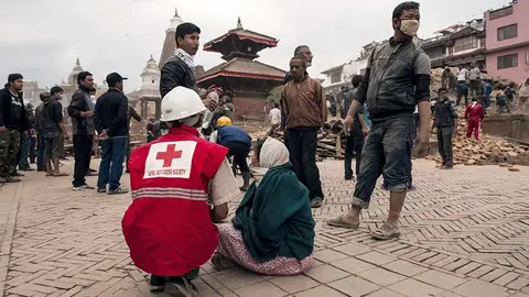 Gobiernos de todo el mundo envían ayuda humanitaria a Nepal Gobiernos de todo el mundo envían ayuda humanitaria a Nepal