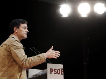 Pedro Sánchez:"No puede ser que tengamos un ministro de Hacienda que esté más pendiente de justificar el fraude fiscal del PP que de perseguirlo"