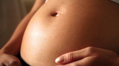 Un ginecólogo olvida un móvil en el abdomen de una mujer tras una cesárea en Jordania