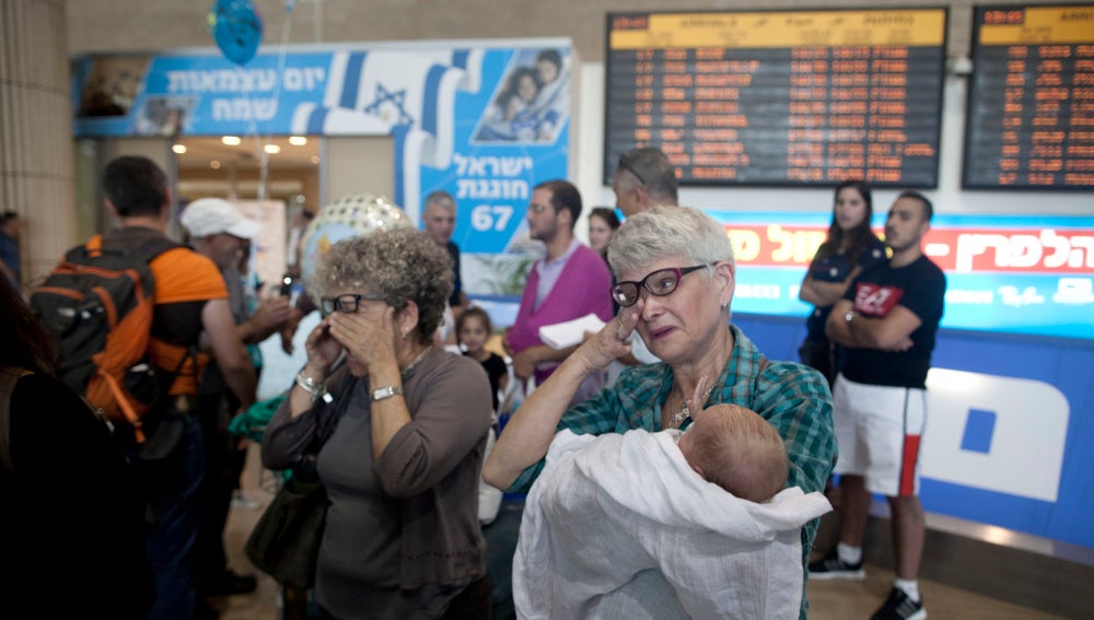 Un avión llega a Israel con pasajeros desde Nepal