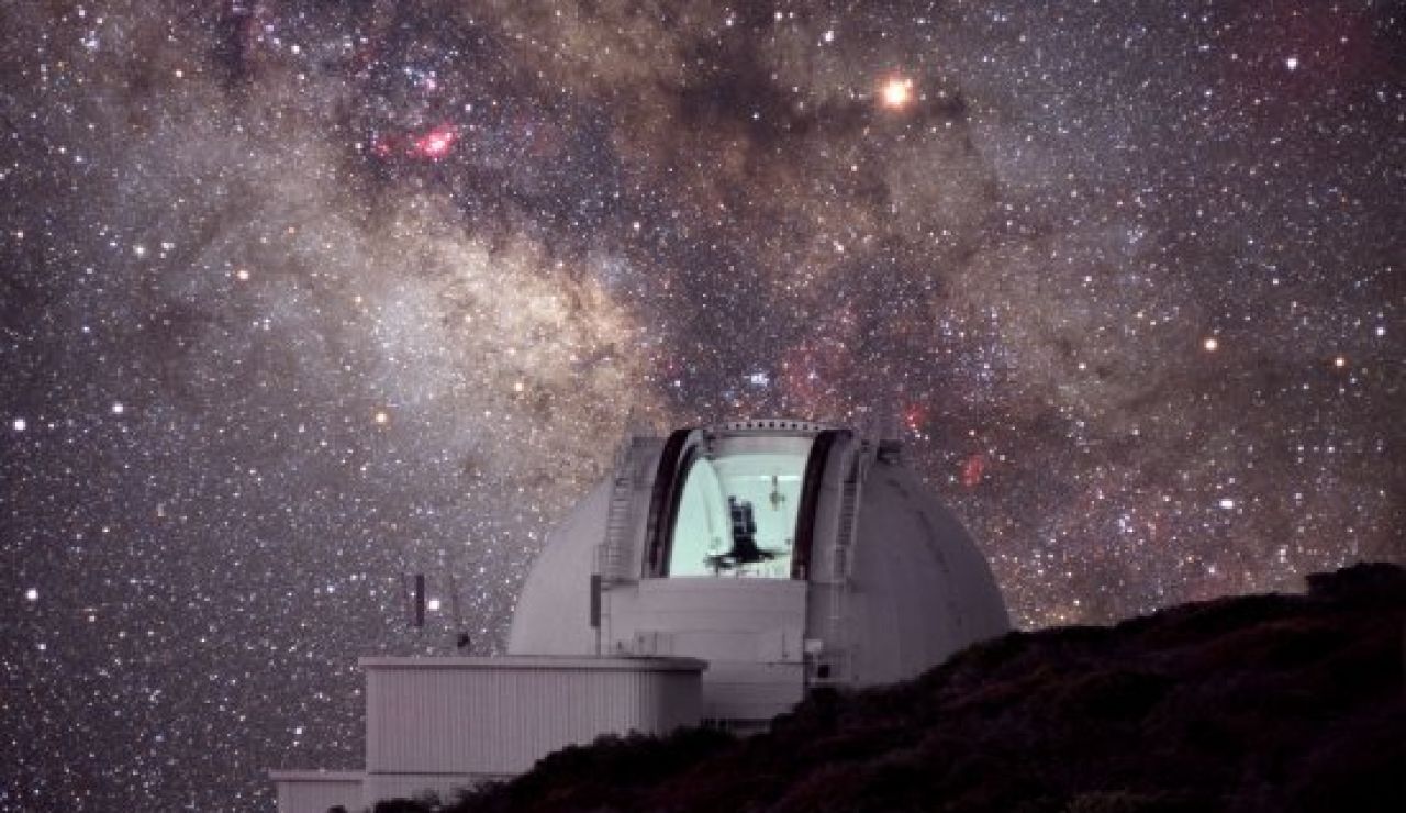 Telescopio Isaac Newton (INT), situado en el Observatorio del Roque de los Muchachos (La Palma) Telescopio Isaac Newton (INT), situado en el Observatorio del Roque de los Muchachos (La Palma)
