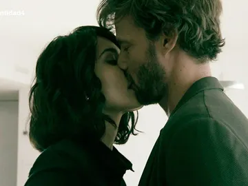María besa a Pablo María besa a Pablo