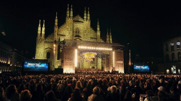 Así lucía la plaza del Duomo de Milán en la gala de inicio de la Expo 2015
